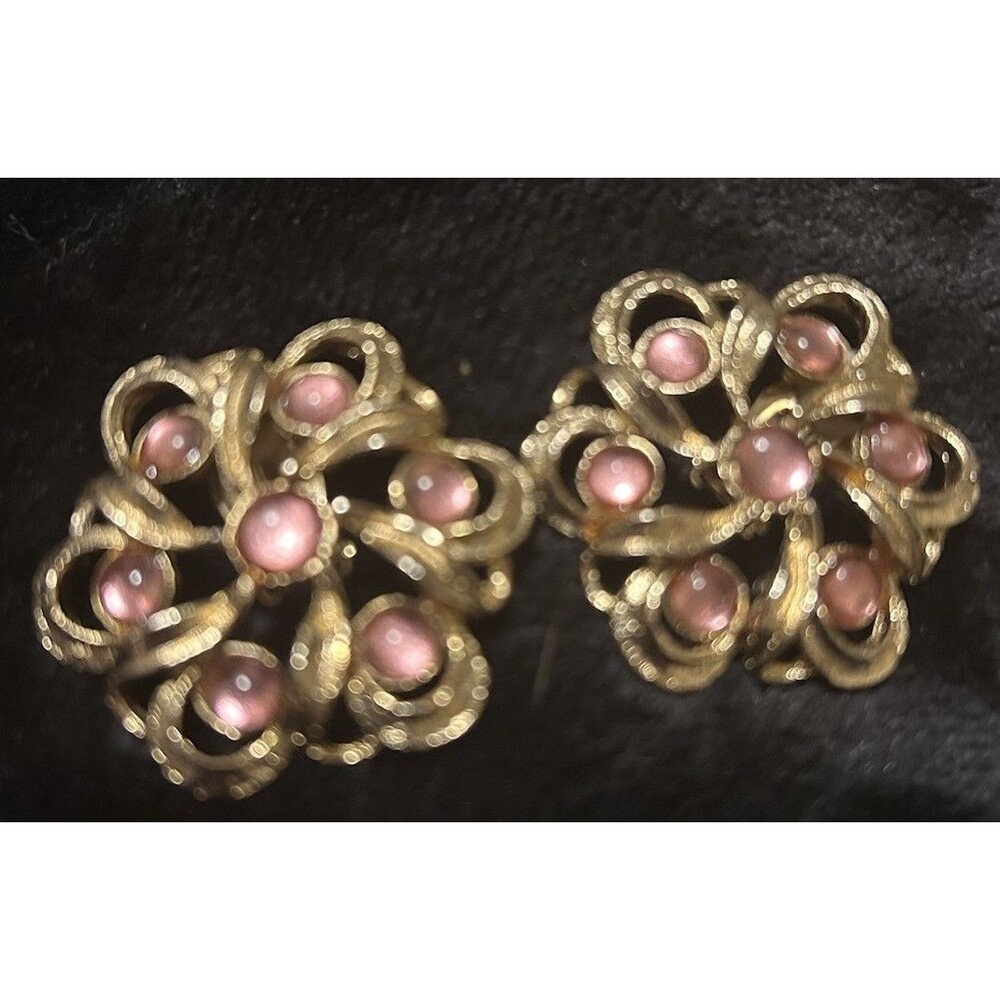 Vintage Beautiful Clip-on Earrings